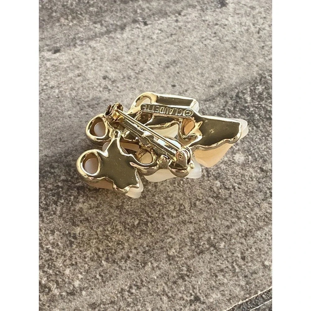 Claudette Vintage Pearl and Beige Moon Glow thermoset Brooch Pin